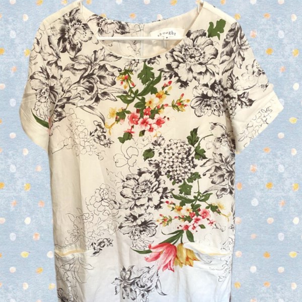 Pretty floral w/pockets